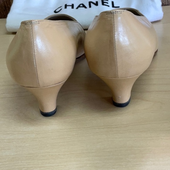 Chanel Cap toe low heel, Size 37.5 - Picture 7 of 7
